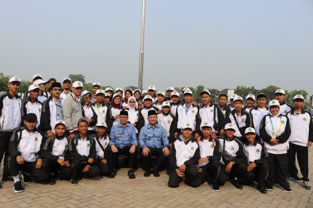 GUBERNUR BANTEN MELEPAS KONTINGEN POMNAS TAHUN 2019