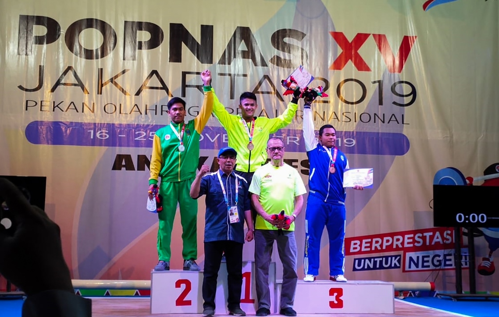 ATLET PROVINSI BANTEN PADA CABOR ANGKAT BESI BERHASIL MERAIH EMAS DALAM EVENT POPNAS 2019
